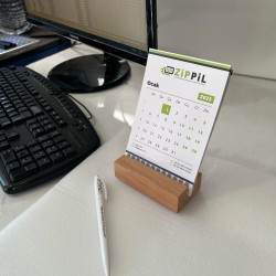 Ahşap Takvim Standı 01